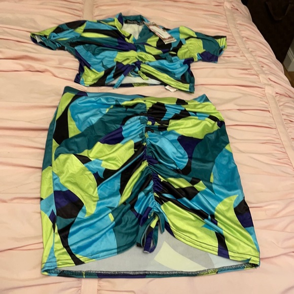 Turquoise Silky skirt Set! - Picture 2 of 8